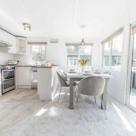Pass The Keys Grasmere Sleeps 6 White Cross Bay Windermere